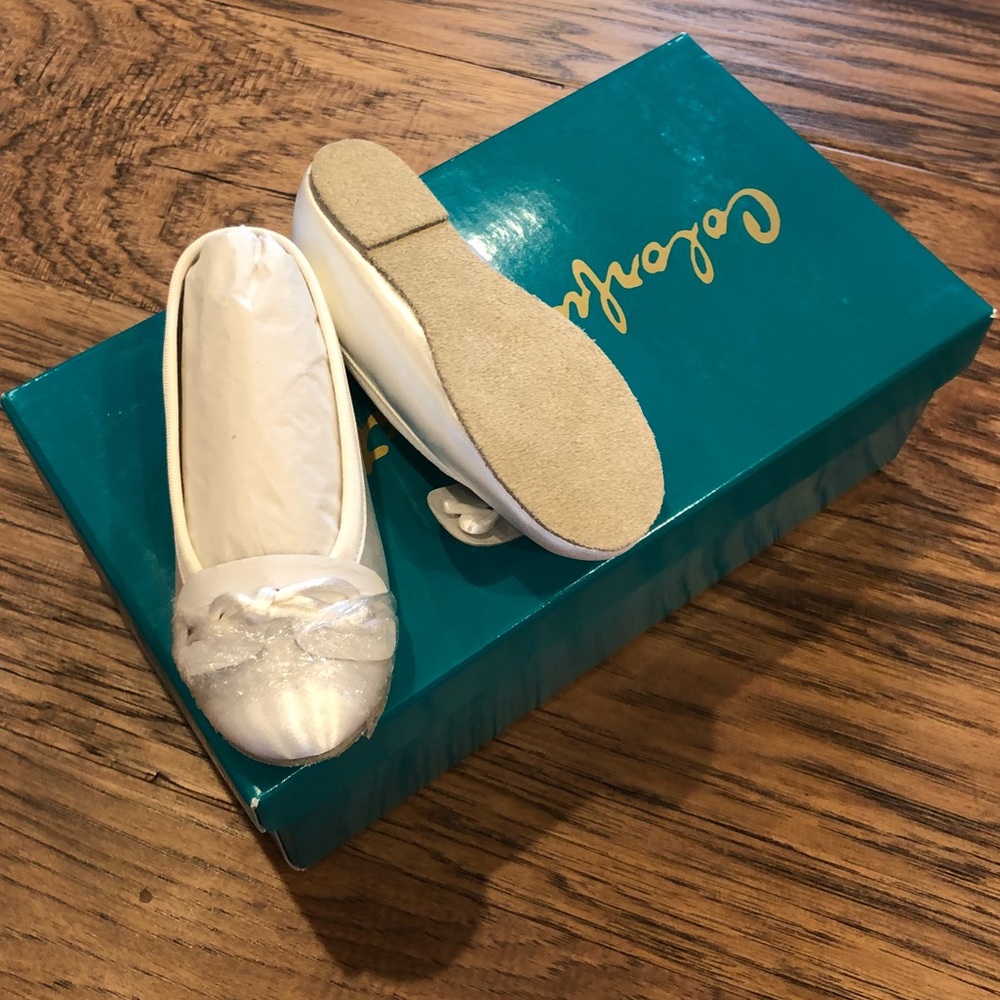 NWT Colorful Creations Girl White Satin Shoes